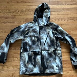 686 Men's GLCR project jacket in Black and Gray